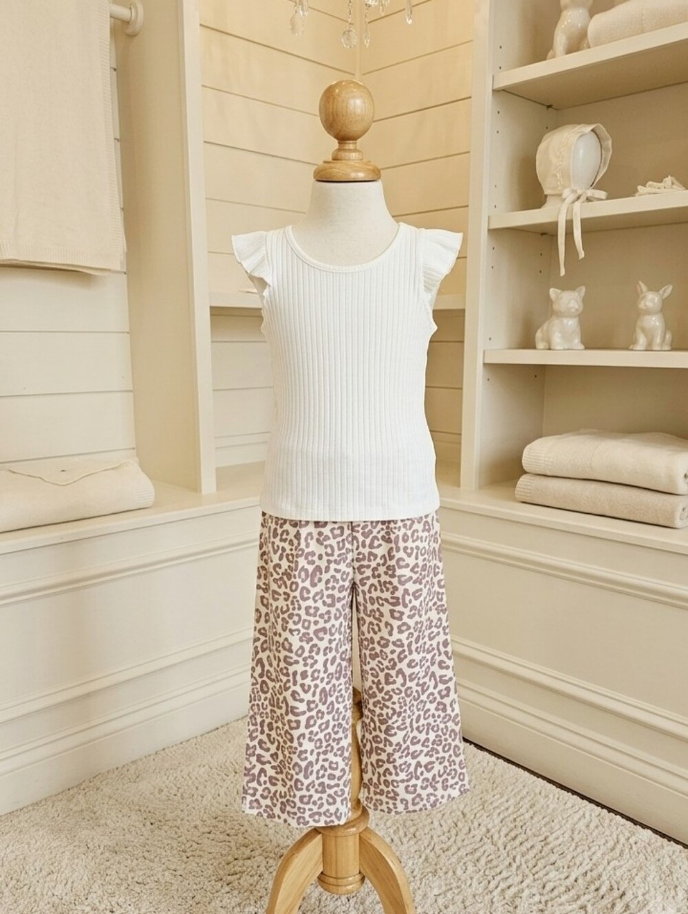 Millie Loves Lily Off White  Flutter Sleeve Top & Leopard Wide Leg Pant Set Sz 4